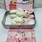 🐰 Mini Peluche de Conejito en Lata – Regalo Divertido y Encantador para Pascua 🎁✨