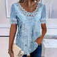 Camiseta de mujer con cuello redondo y ribete de encaje
