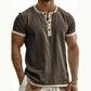 🌿 Camiseta Henley de manga corta, transpirable y con detalles en contraste